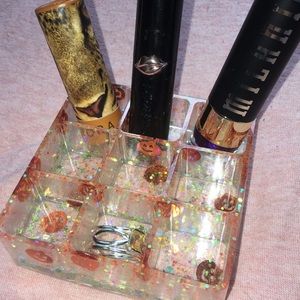Halloween themed lipstick organizer